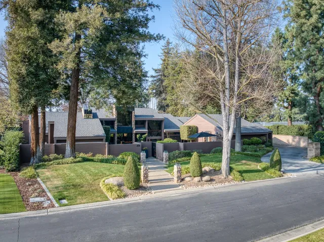 $2,295,000 | 7621 North Laguna Vista Avenue, Fresno, CA 93711