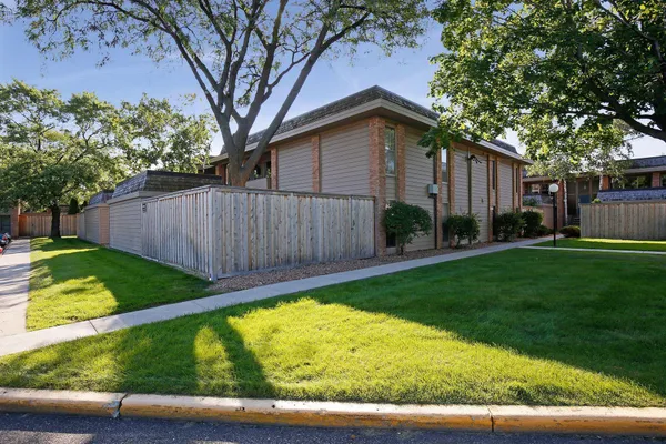 $209,900 | 6305 Colony Way, Unit 1A, Edina, MN 55435