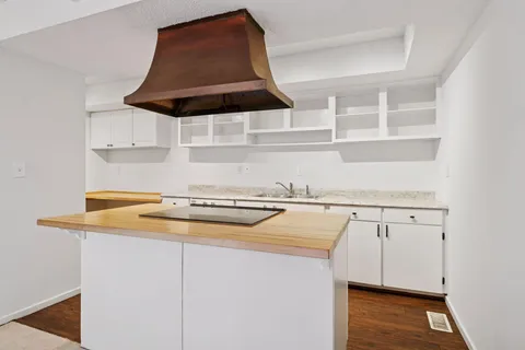 $209,900 | 6305 Colony Way, Unit 1A, Edina, MN 55435