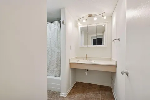 $219,000 | 6305 Colony Way, Unit 1A, Edina, MN 55435