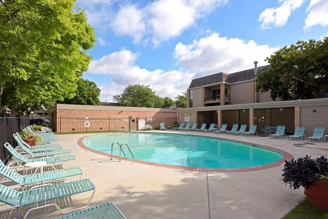 $219,000 | 6305 Colony Way, Unit 1A, Edina, MN 55435