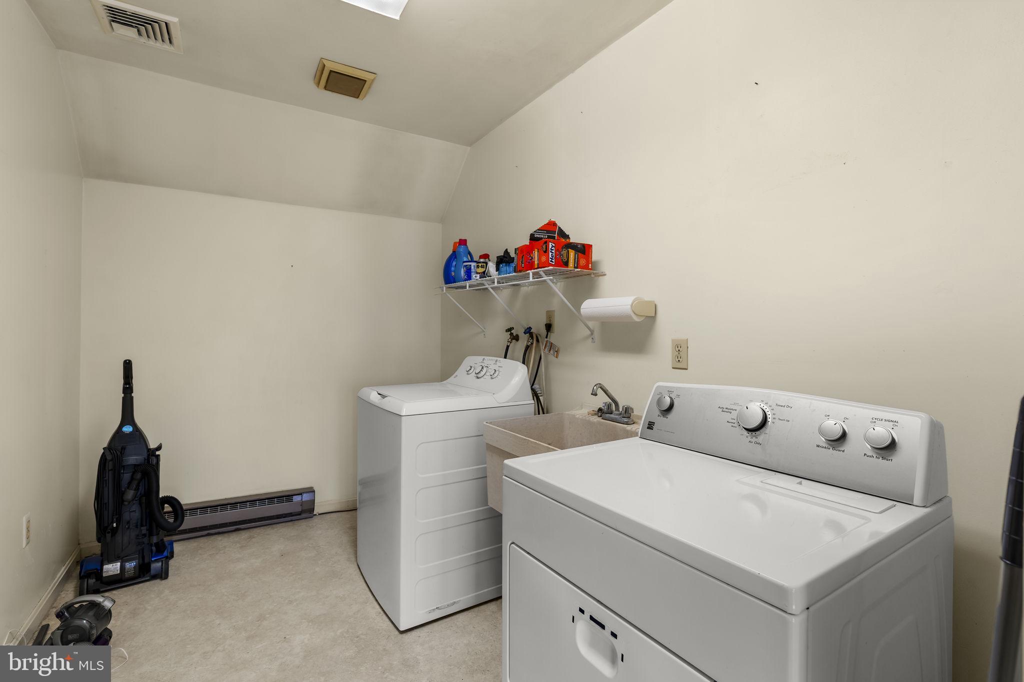 2 Arlin Circle Lititz, PA 17543 - Photo 17 of 50 a utility room with dryer and washer