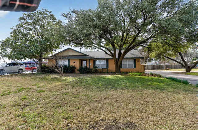 $325,000 | 1304 East Franklin Street, Hillsboro, TX 76645