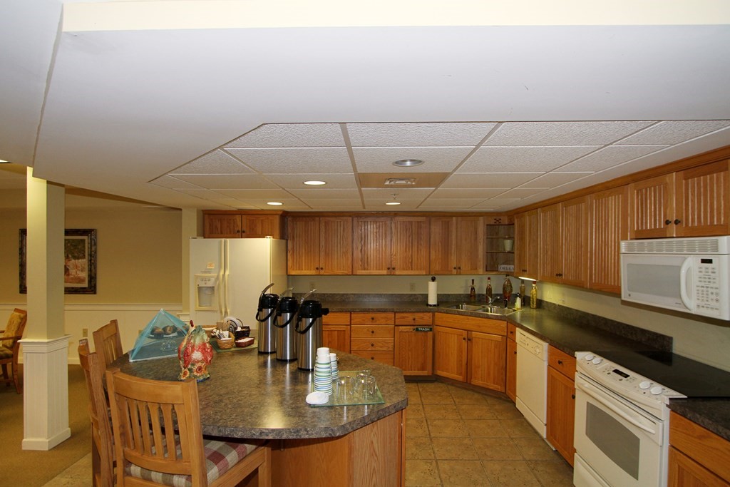 18 West Road, Unit 214 Orleans, MA 02653 - Photo 34 of 40 Gallery Image 34