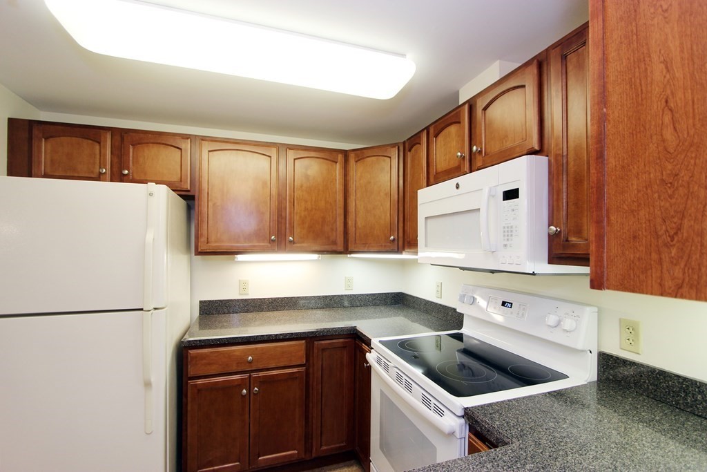 18 West Road, Unit 214 Orleans, MA 02653 - Photo 8 of 40 Gallery Image 8