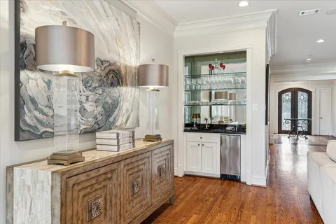 $2,895,000 | 5602 Indian Circle, Houston, TX 77056