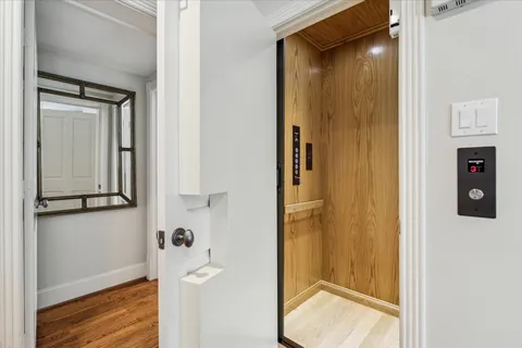 $2,895,000 | 5602 Indian Circle, Houston, TX 77056