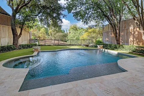 $2,895,000 | 5602 Indian Circle, Houston, TX 77056