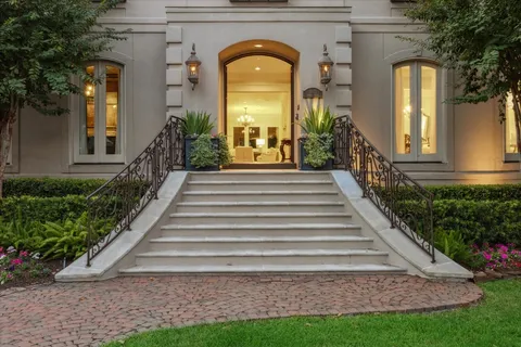 $2,795,000 | 5602 Indian Circle, Houston, TX 77056