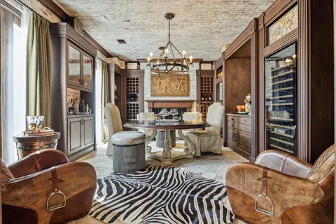 $2,895,000 | 5602 Indian Circle, Houston, TX 77056