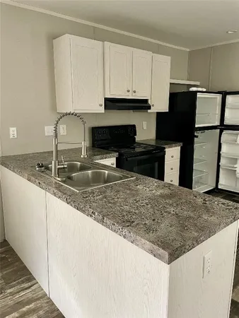 $1,250 | 2600 Horn Road, Unit 12, Bay City, TX 77414