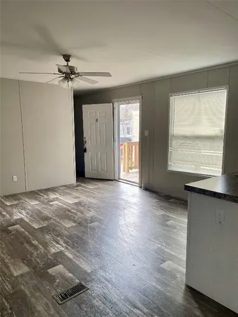 $1,250 | 2600 Horn Road, Unit 12, Bay City, TX 77414