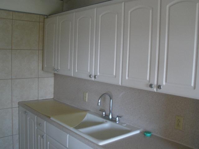 4075 Exeter, Unit 4075 Boca Raton, FL 33434 - Photo 3 of 10 KITCHEN