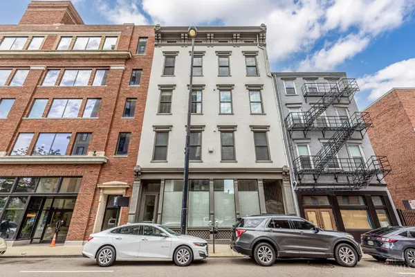 $2,000 | 813 Broadway Street, Unit 102, Cincinnati, OH 45202