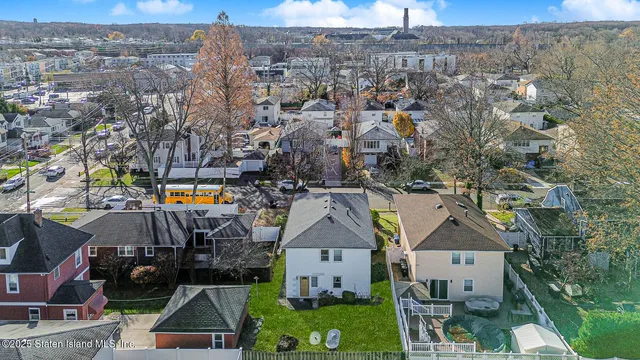 $799,999 | 11 Denton Place | South New York