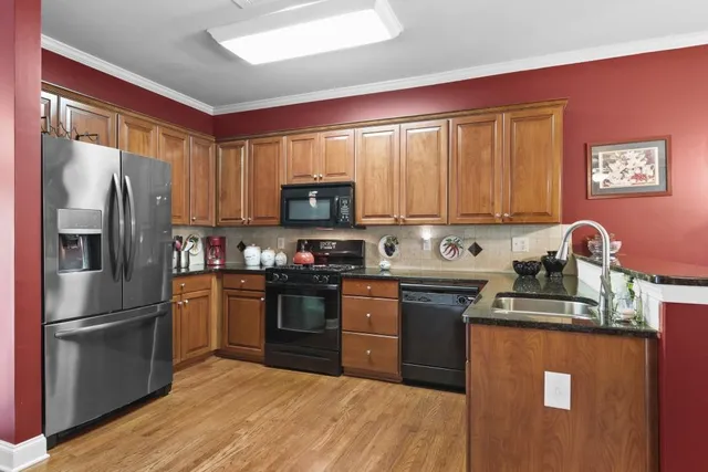 $1,900 | 423 Royal Cres Lane East, Canton, GA 30115