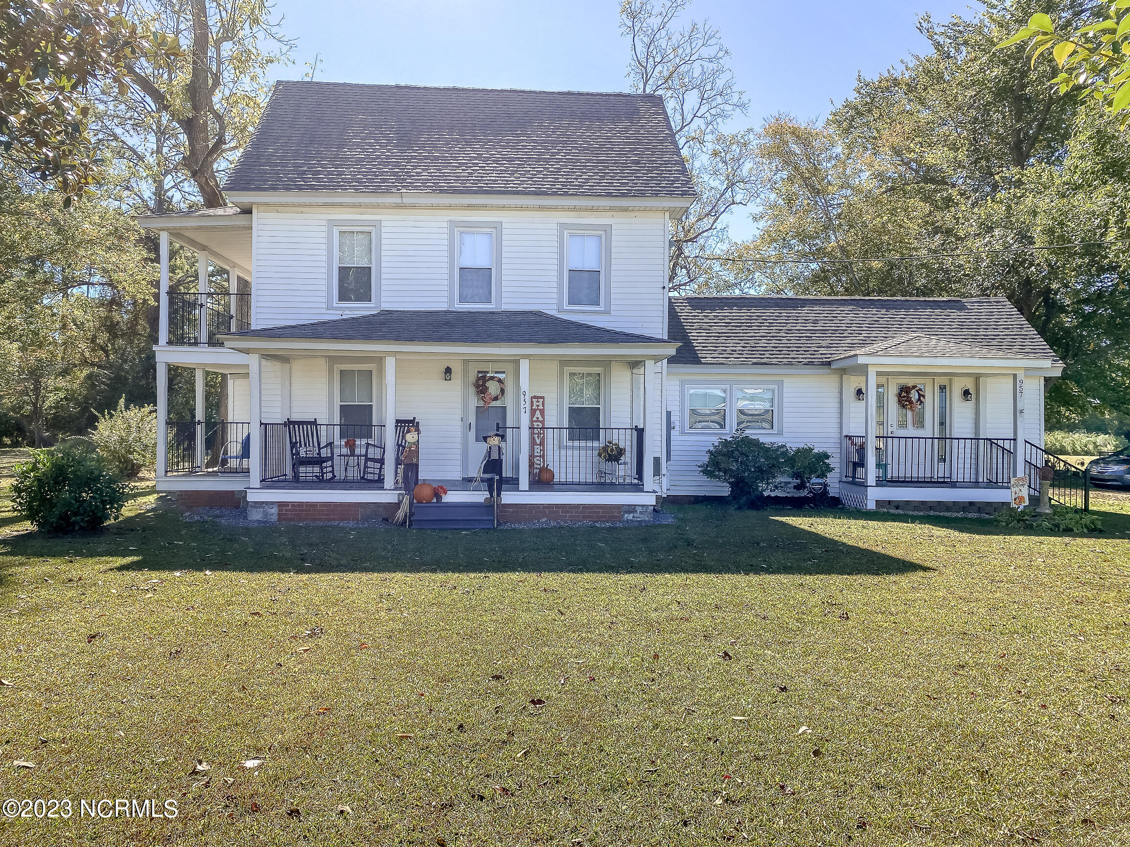 957 Wellfield Road Elizabeth City, NC 27909 - Photo 29 of 42 front view showing 3 porches