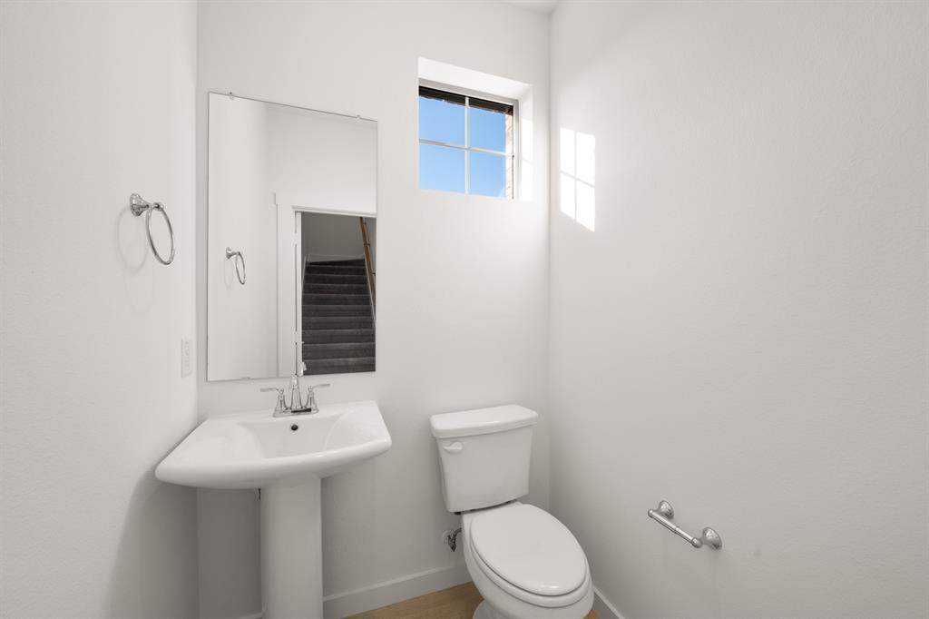 4619 Hawks Trail Oak Point, TX 75068 - Photo 12 of 40 4619 Haws Trail_ 2572_Onyx- Half Bath-1