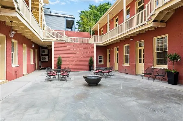 $269,000 | 627 Esplanade Avenue, Unit 202, New Orleans, LA 70116