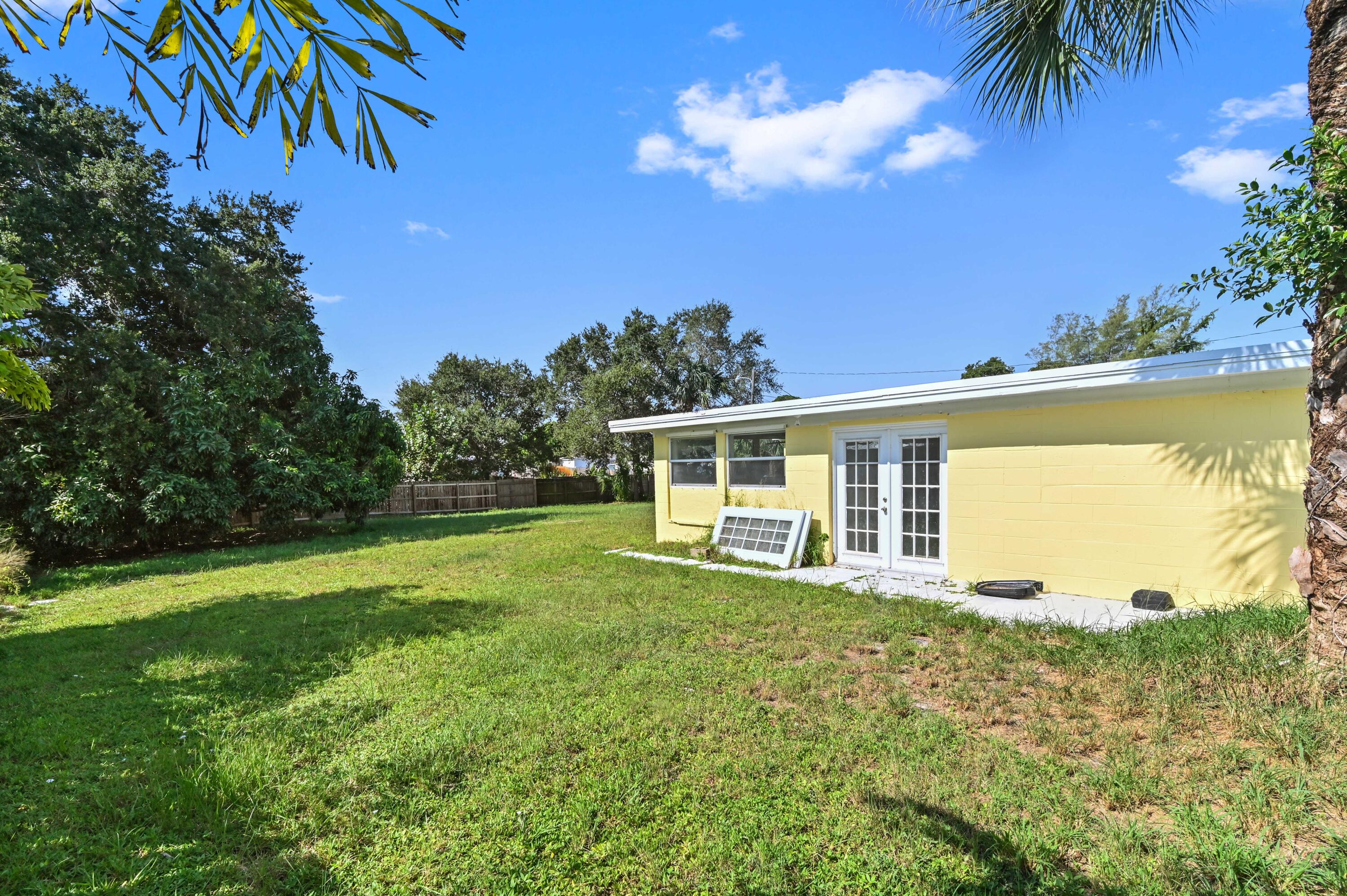 910 Northwest Fork Road Stuart, FL 34994 - Photo 22 of 27 22 backyard 01