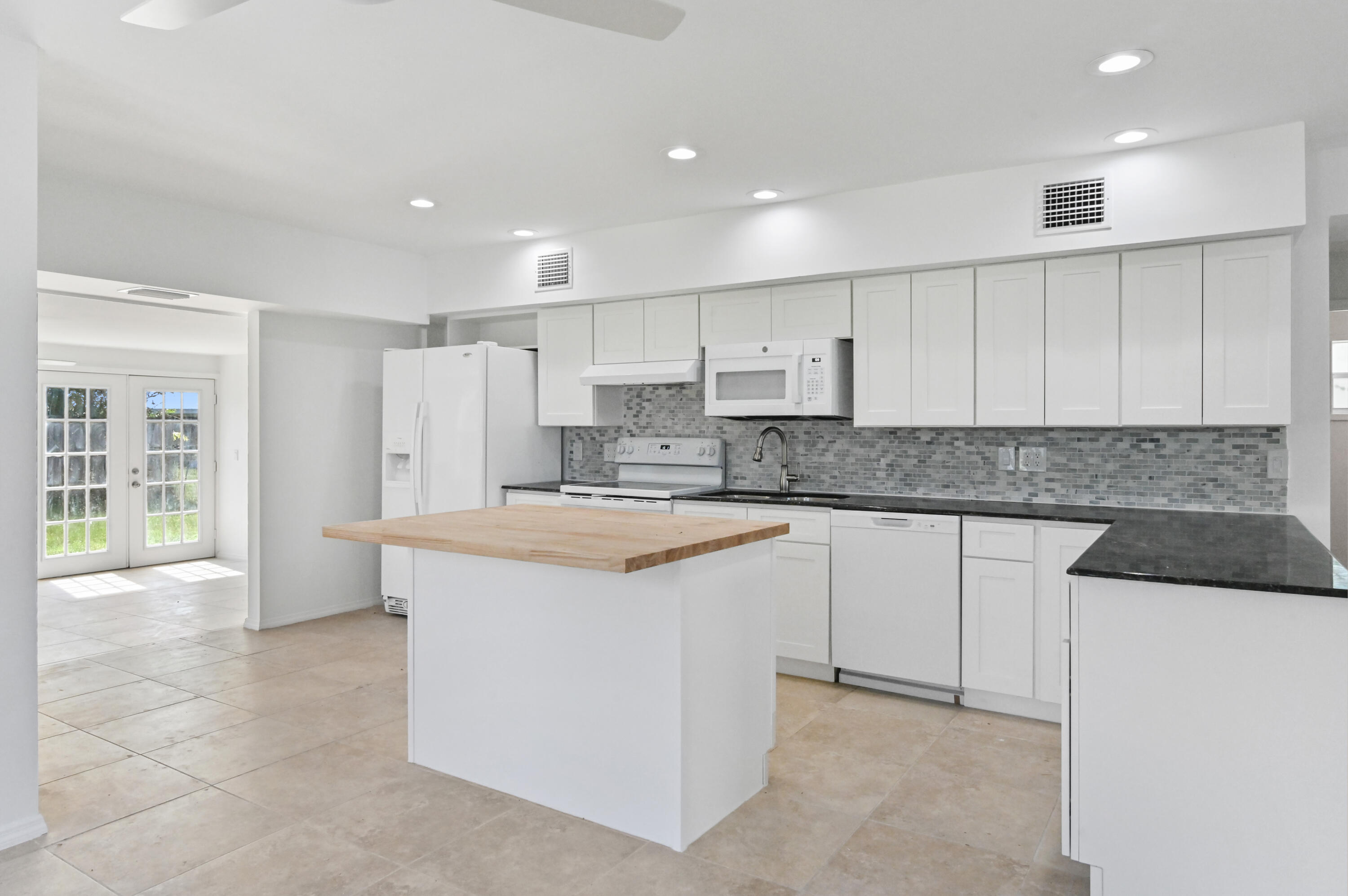 08 kitchen 02