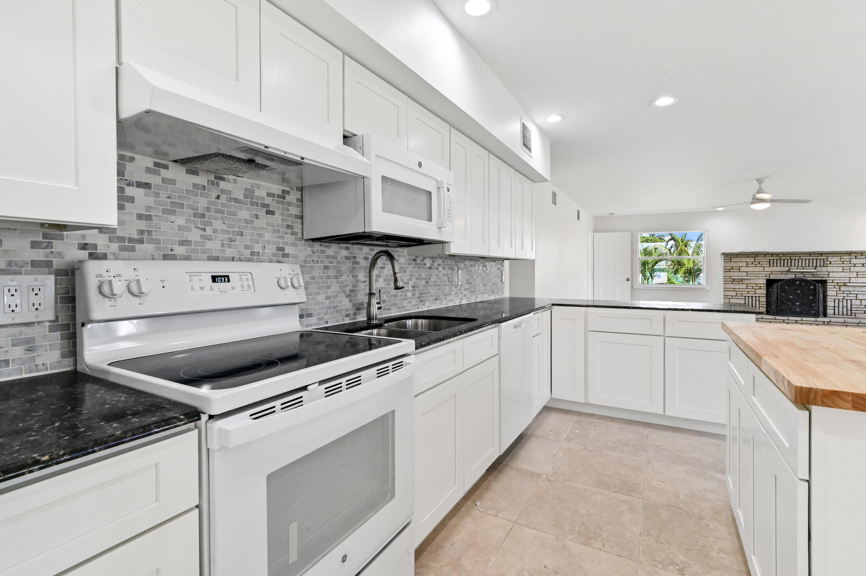 910 Northwest Fork Road Stuart, FL 34994 - Photo 10 of 27 10 kitchen 04