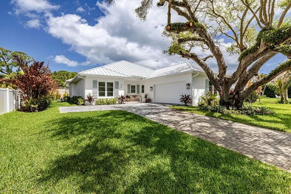 $2,599,000 | 775 Acacia Road, Vero Beach, FL 32963