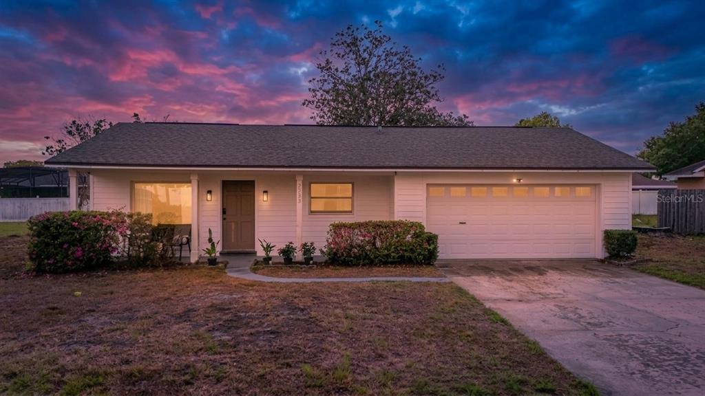 2733 Middle Street Orlando, FL 32807 - Photo 23 of 23 a front view of a house with garden