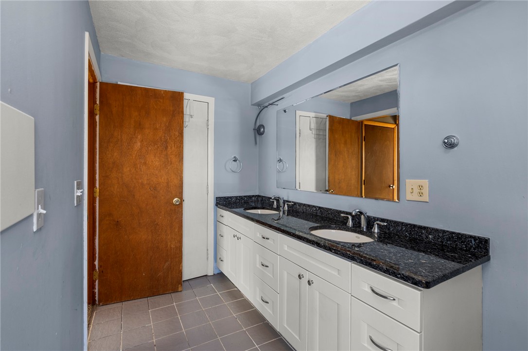 33 Rocky Hill Road Scituate, RI 02857 - Photo 29 of 49 Master Bath