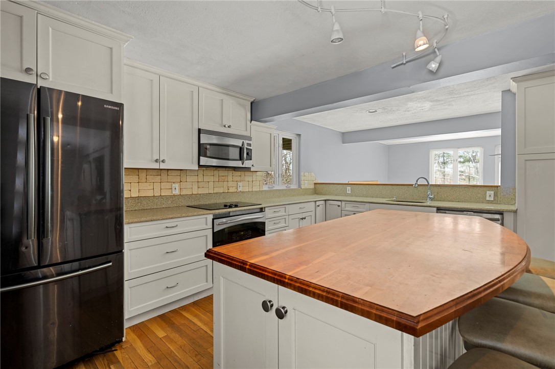 33 Rocky Hill Road Scituate, RI 02857 - Photo 8 of 49 Main House Kitchen 4
