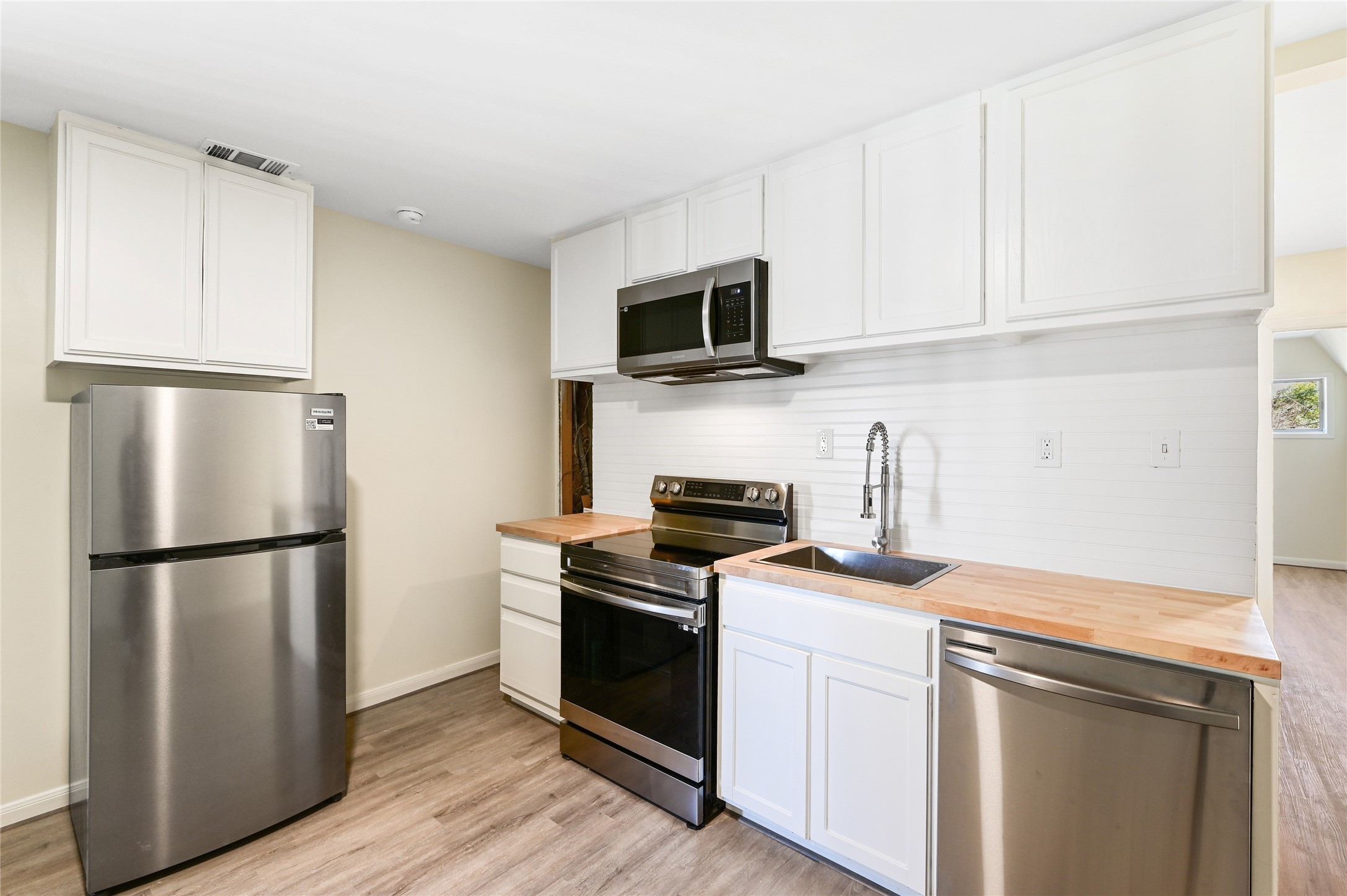 1011 West 10th Street, Unit 4 Houston, TX 77008 - Photo 2 of 6