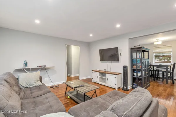 $2,250 | 32 Manor Drive, Unit 303, Red Bank, NJ 07701