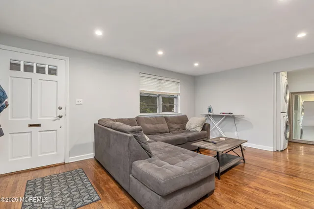 $2,250 | 32 Manor Drive, Unit 303, Red Bank, NJ 07701