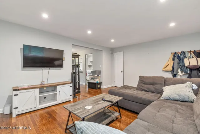 $2,250 | 32 Manor Drive, Unit 303, Red Bank, NJ 07701