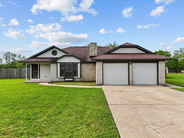 $270,000 | 12606 Ponderosa Drive, Dickinson, TX 77539