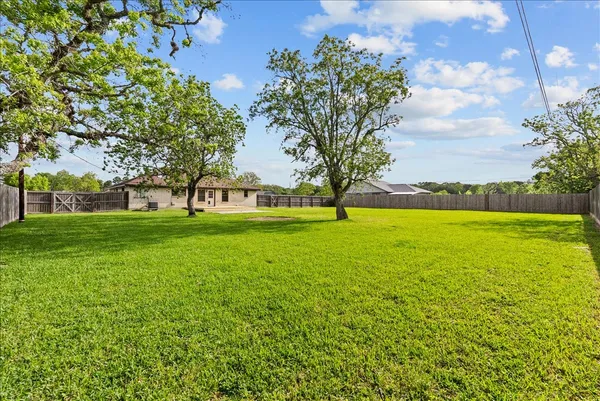 $270,000 | 12606 Ponderosa Drive, Dickinson, TX 77539