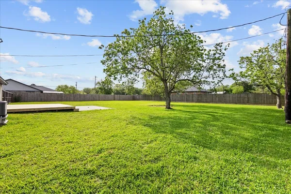 $270,000 | 12606 Ponderosa Drive, Dickinson, TX 77539