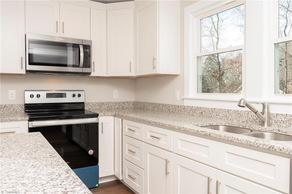 886 Thomas Road Lexington, NC 27295 - Photo 4 of 43 Gallery Image 4