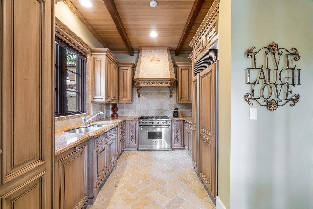 304 Villa Drive Jupiter, FL 33477 - Photo 12 of 48 014-304VillaDrive-Jupiter-FL-33477-SMALL