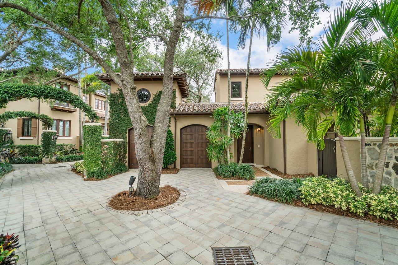 304 Villa Drive Jupiter, FL 33477 - Photo 5 of 48 003-304VillaDrive-Jupiter-FL-33477-SMALL