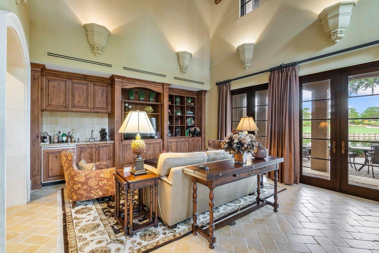 304 Villa Drive Jupiter, FL 33477 - Photo 8 of 48 010-304VillaDrive-Jupiter-FL-33477-SMALL