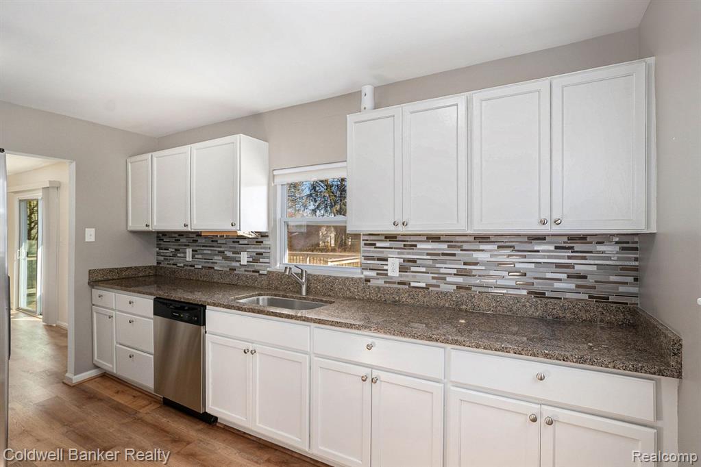 925 Sanders Road Oxford, MI 48371 - Photo 6 of 19