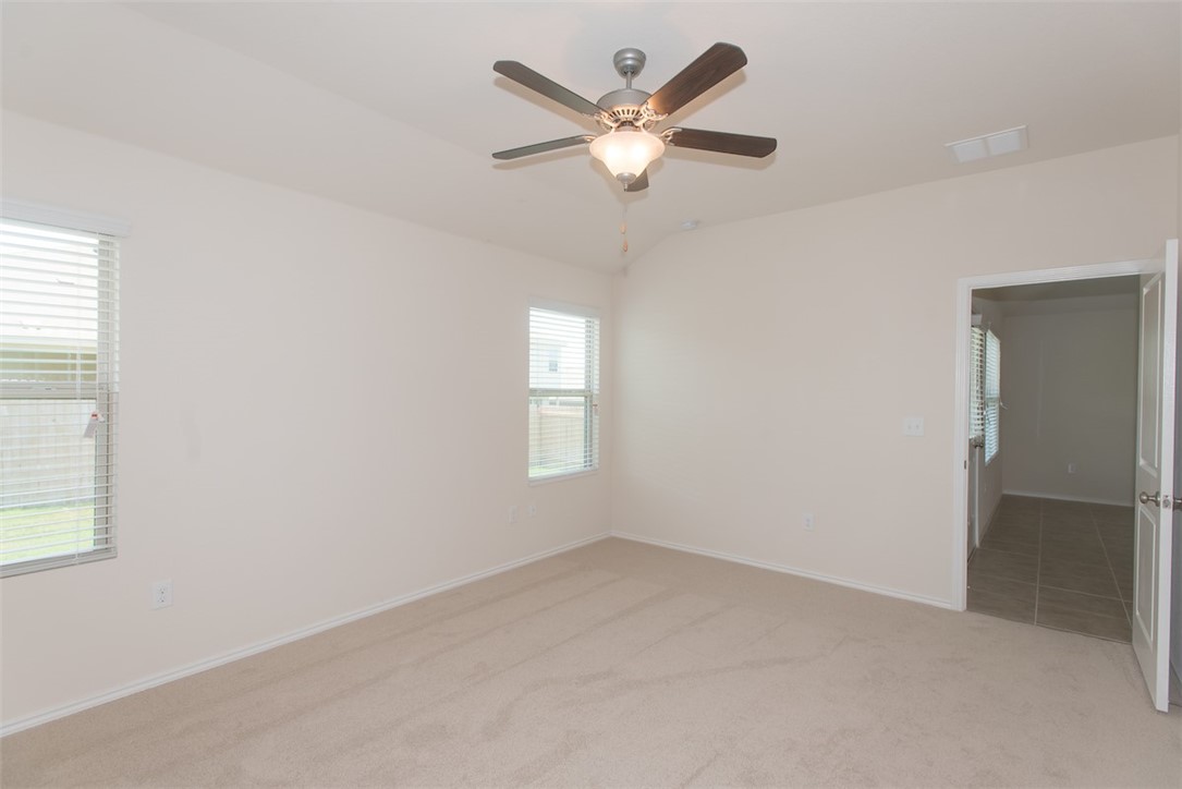 5717 Southerner Way Austin, TX 78747 - Photo 13 of 17