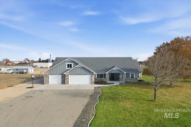 $889,000 | 292 Harris View Way, Melba, ID 83641