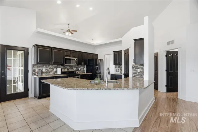 $889,000 | 292 Harris View Way, Melba, ID 83641