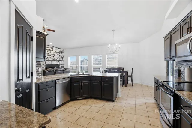 $889,000 | 292 Harris View Way, Melba, ID 83641