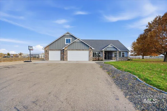 $889,000 | 292 Harris View Way, Melba, ID 83641