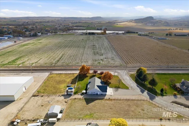 $889,000 | 292 Harris View Way, Melba, ID 83641