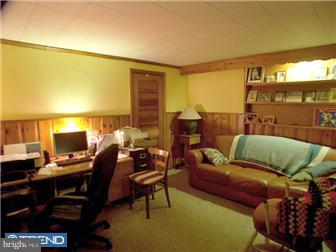 13440 Trevose Road Philadelphia, PA 19116 - Photo 8 of 12 Family Room