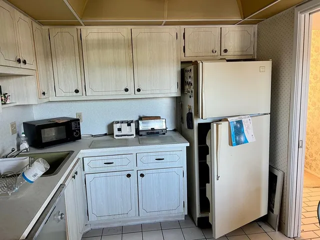 $279,000 | 3100 Northeast 48th Court, Unit 307, Lighthouse Point, FL 33064